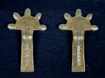 Paire de broches, de la tombe 79 à Saint-Sauveur